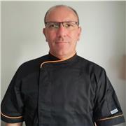 Chef cuisinier pendant 20 ans , spécialisé cuisine niçoise. Je peux vous guider dans la réalisation de recettes traditionnelles
